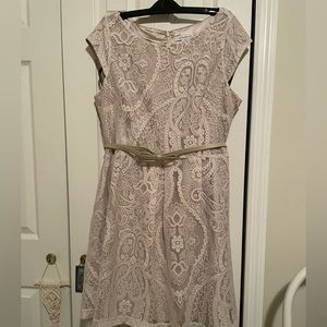 Women’s Liz Claiborne Lace Belted Dress Beige Size 16